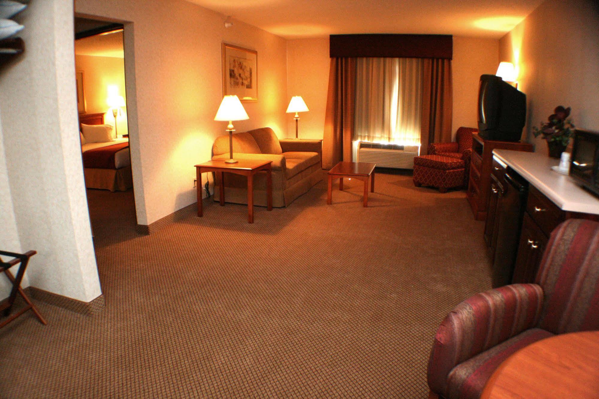 Seasons Inn & Suites Highland Luaran gambar